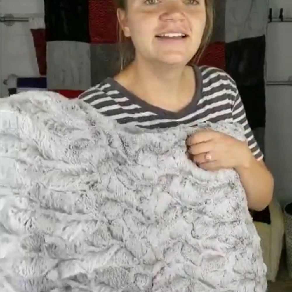 Minky mama specialty throw 48x60